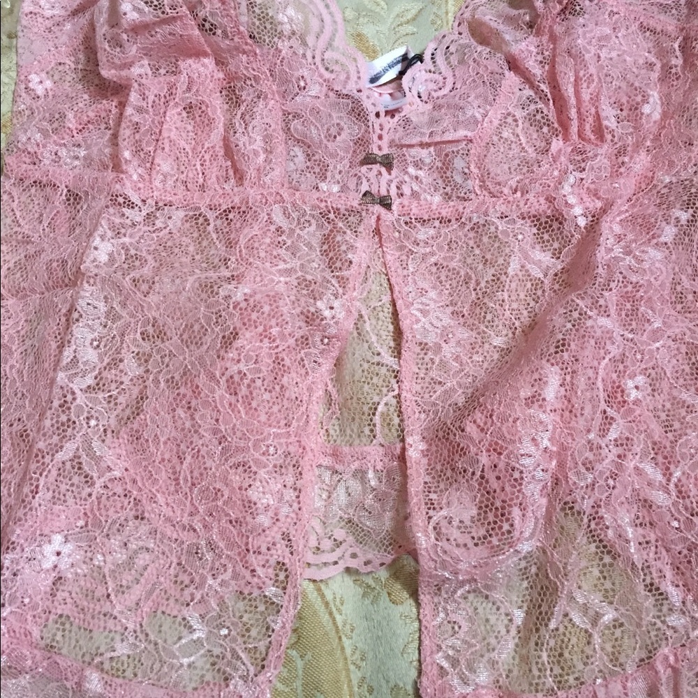 Lingerie size small (NWT)